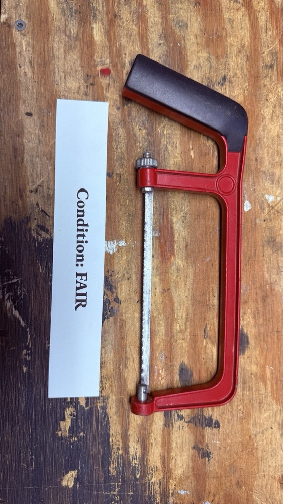Compact Hacksaw (Red)