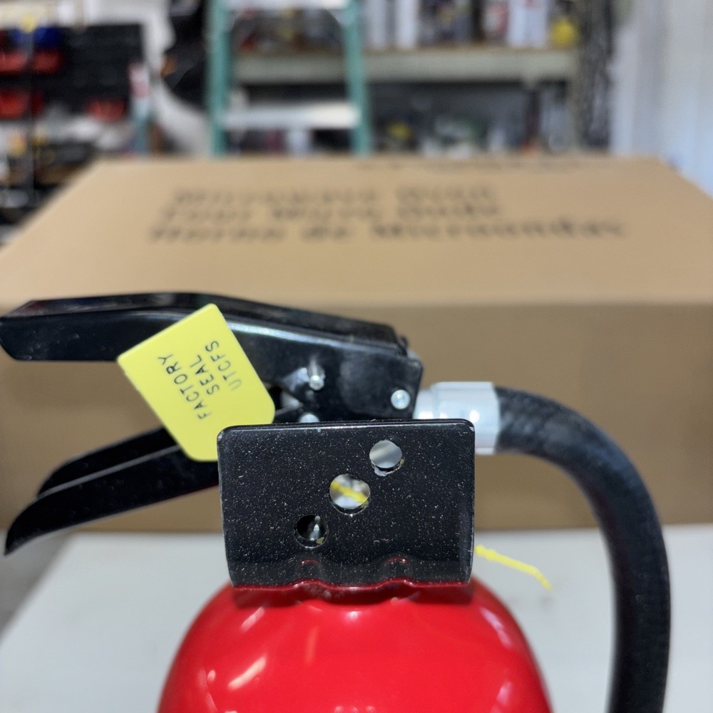 Military Vehicle Fire Extinguisher W/ Mount