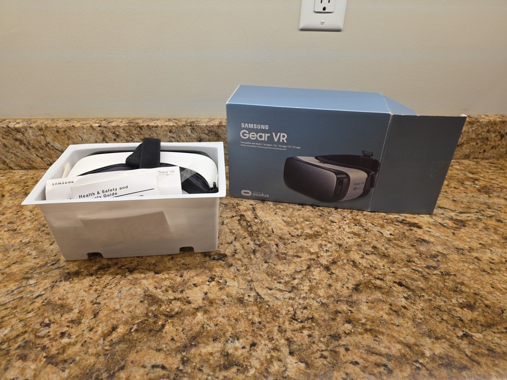 Samsung Gear VR Powered by Oculus
