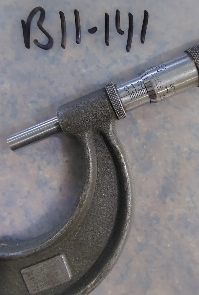 🗽 LUFKIN RULE NO 1942 1-2" MICROMETER