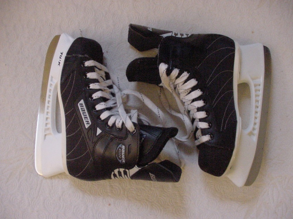Bauer Elite Ice Hockey Skates Size 4 R  Intermediate