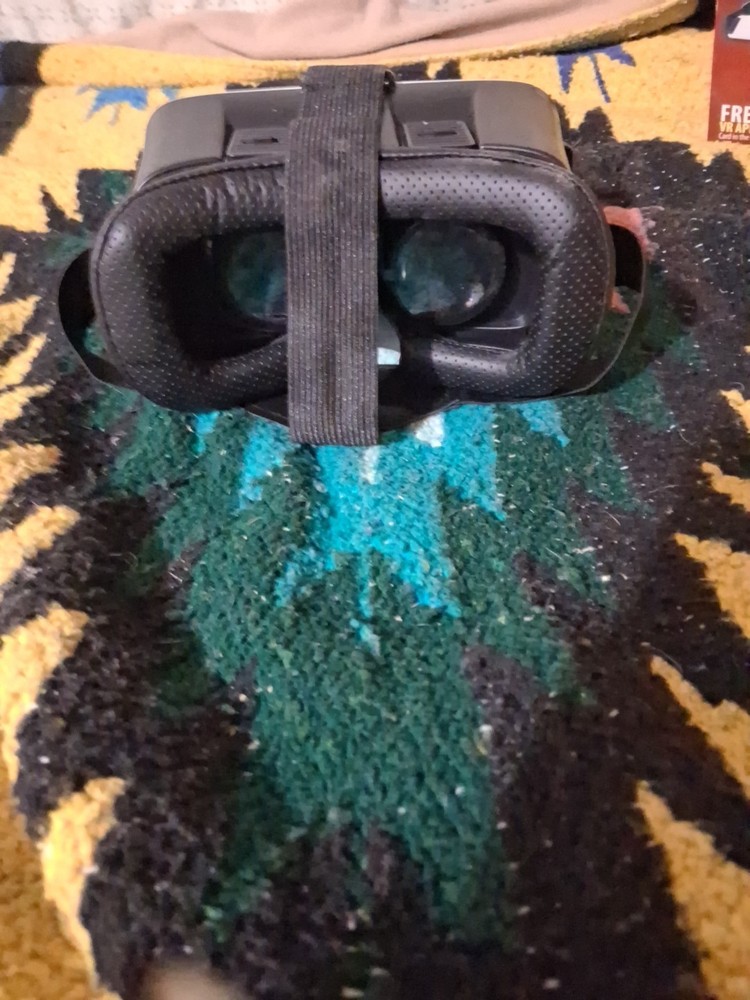 Xtreme VR Vue II Virtual Reality Viewer Headset with Box