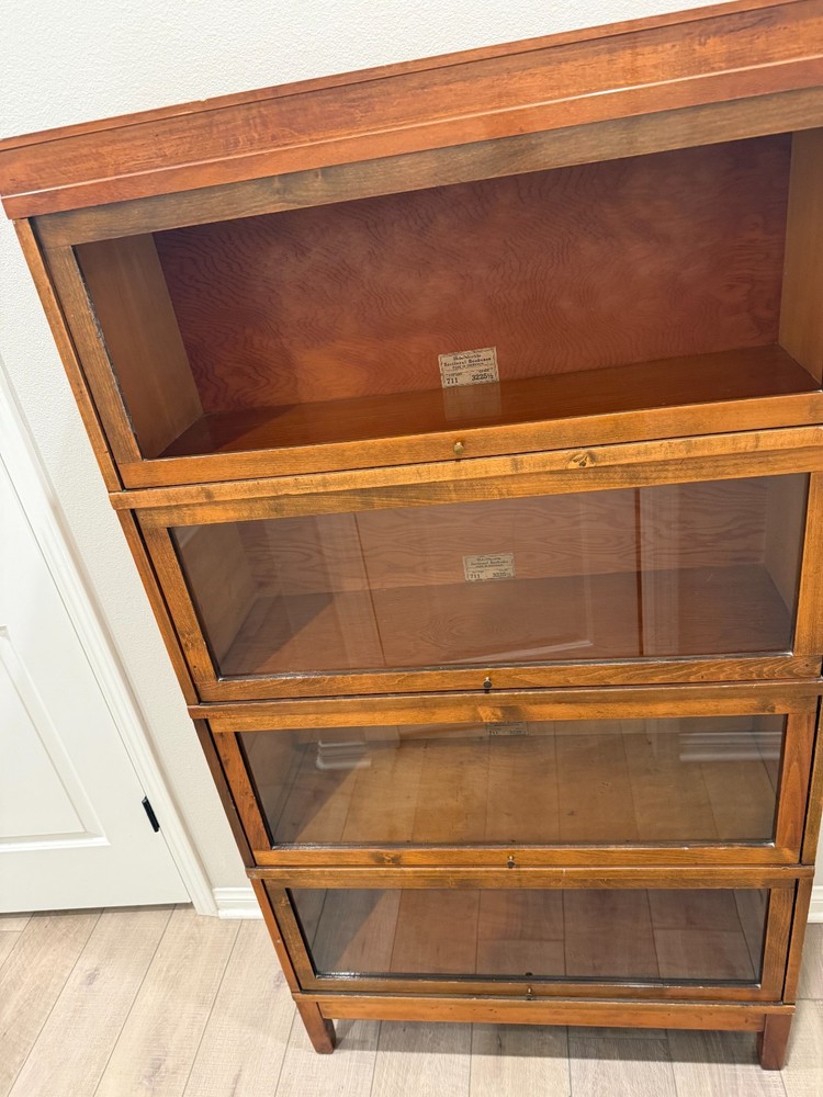 Vintage - Globe Wernicke Sectional Bookcase - Pattern 711 - Grade 3225 1/2