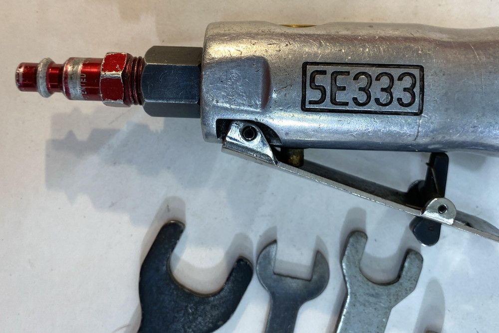 MATCO TOOLS SILVER EAGLE SE333 PNEUMATIC AIR GRINDER (CP2015180)