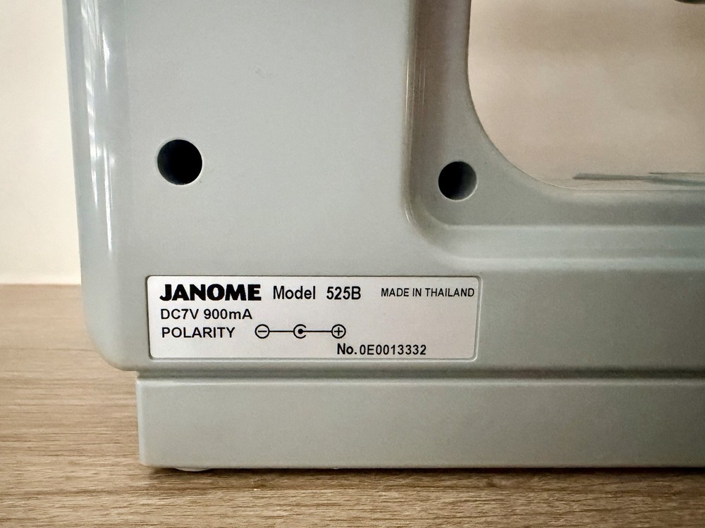 Janome Graceful Gray & Pink Basic 10-Stitch Compact Sewing Machine Model 525B