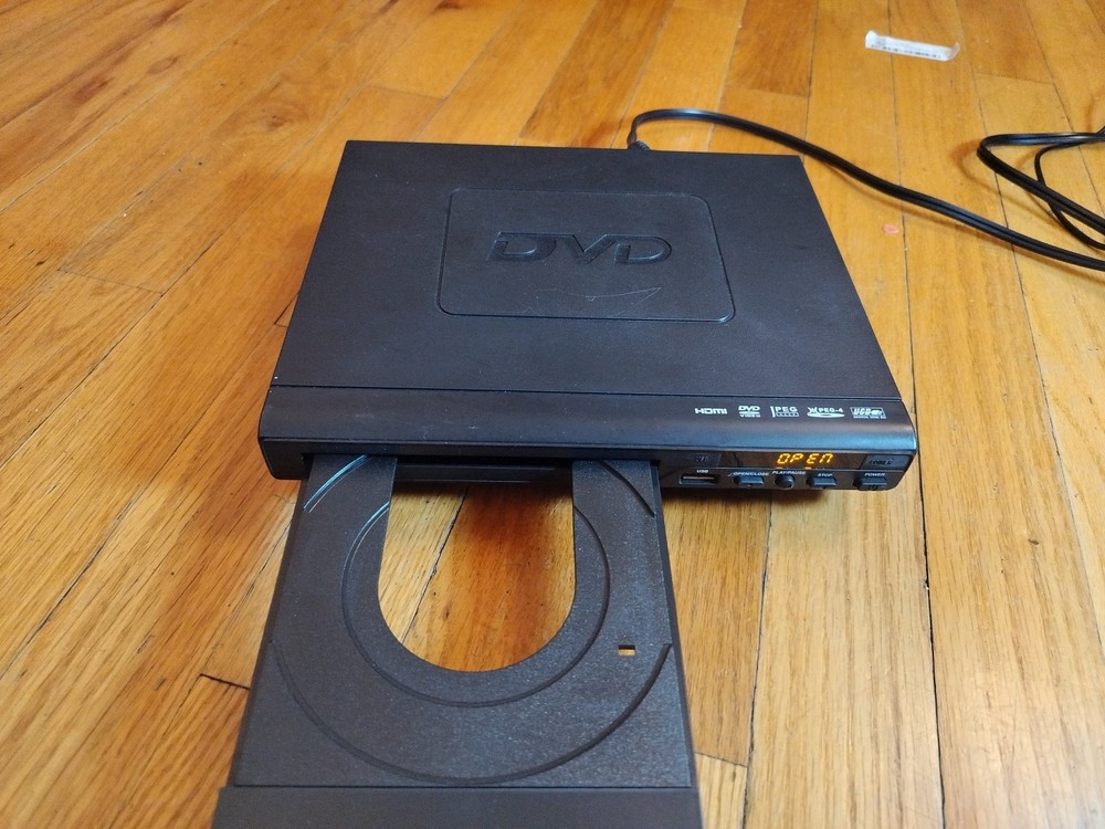 Electcom DVD Player ELC-1910 Works Great!