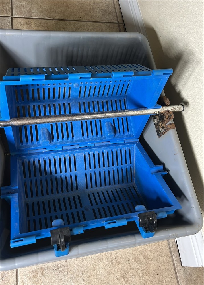 Dillon CM-2000 Media Separator