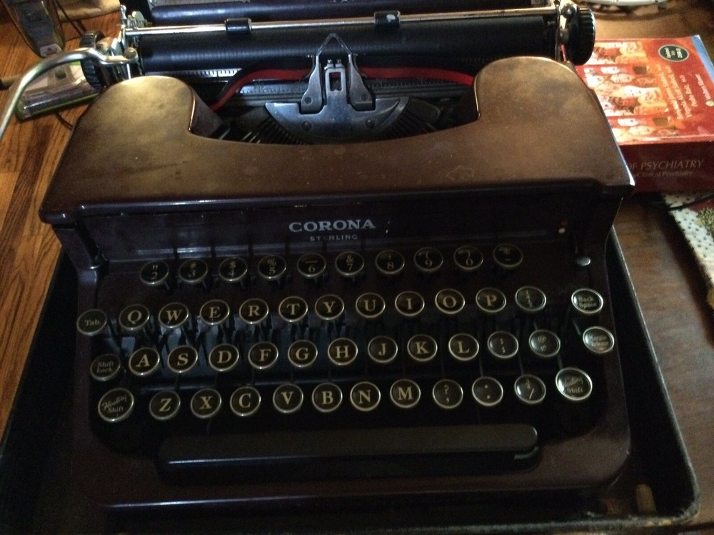 1920”s corona smith typewriter. Beautiful Working Old-school Typewriter.