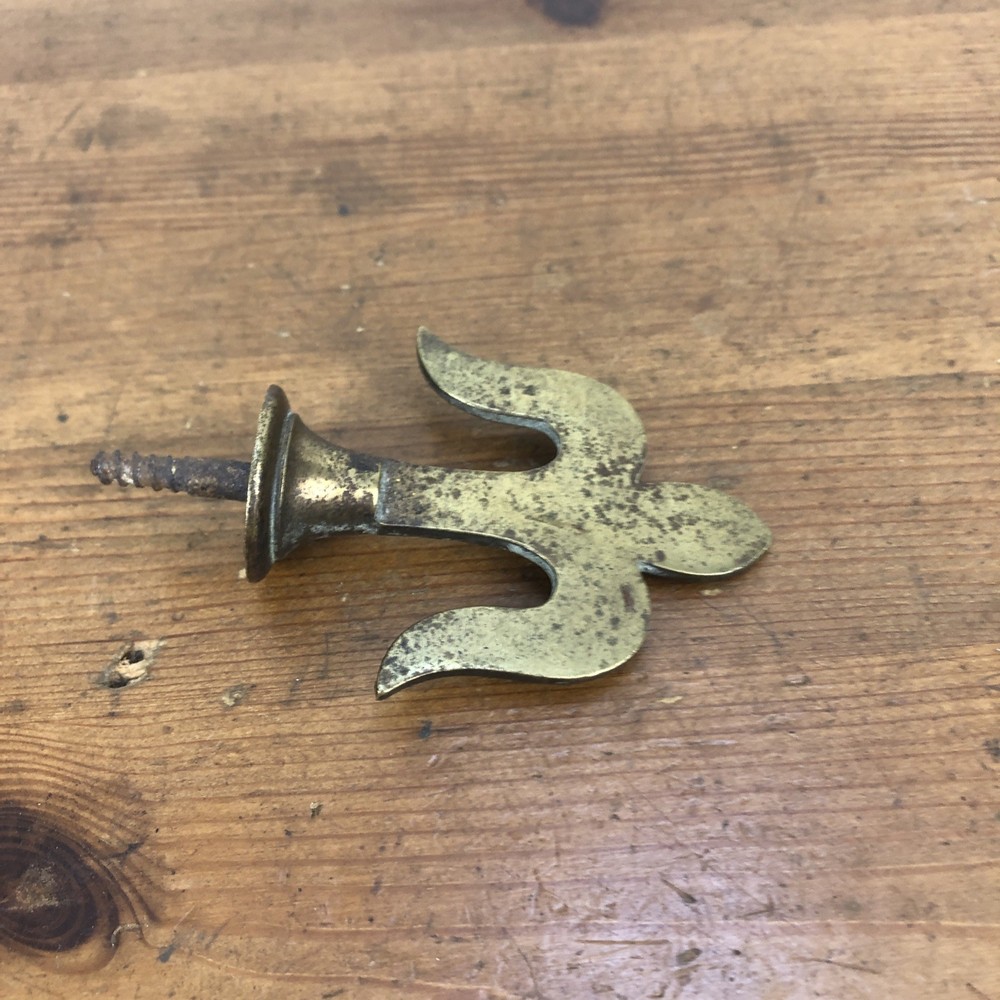 Victorian Fleur De Lys Brass Finial