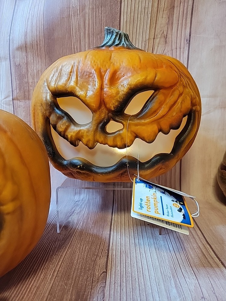 light up Rotten jack o lantern
