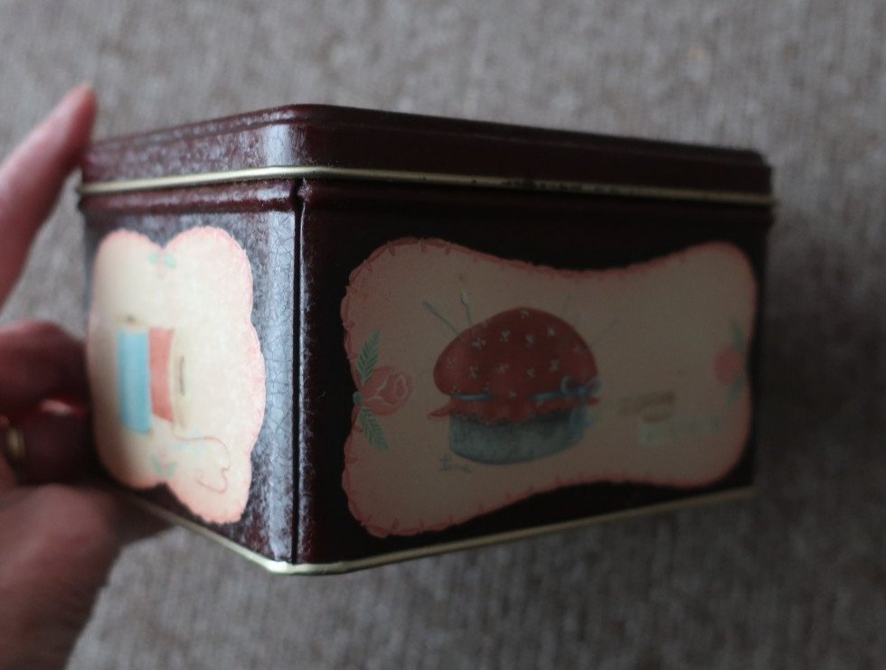 Small Sewing implement Tin Box; Made in Ohio