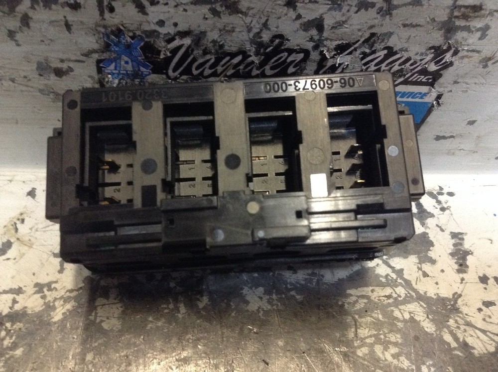 2008-2021 Freightliner CASCADIA SWITCH Dash Panel - Used