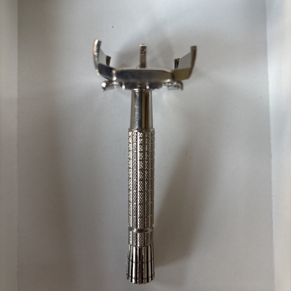 VINTAGE GILLETTE SAFETY RAZOR CA. 1950S