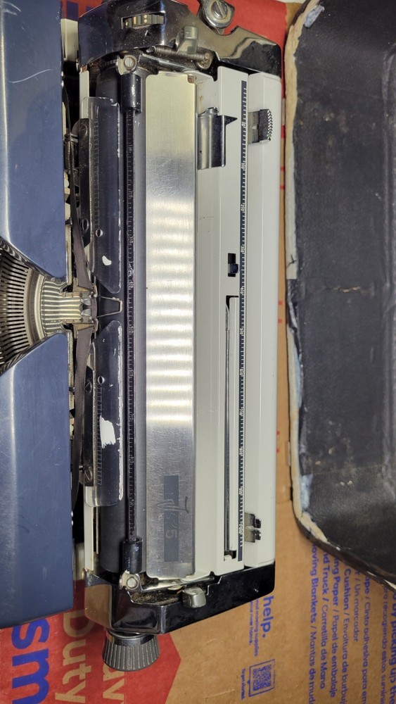 ADLER J5 TYPEWRITER NOTE WITH CASE