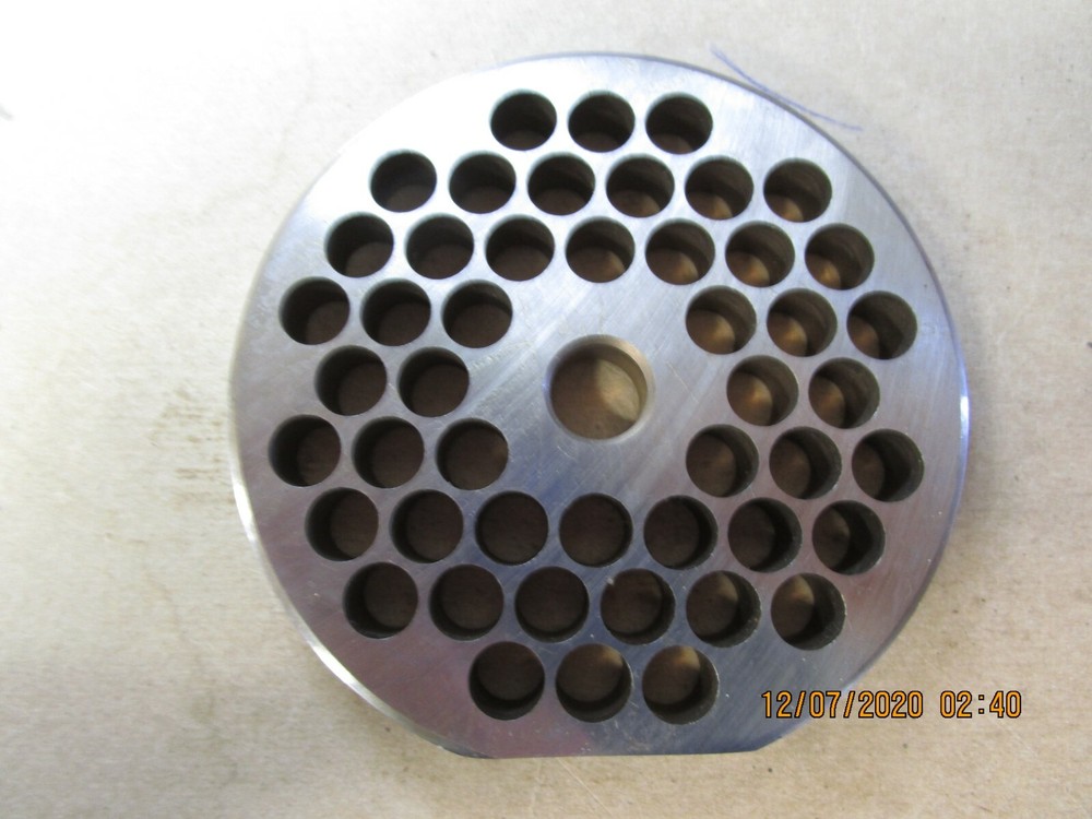 #32 GRINDER PLATE 3/8” 1 SIDE FLAT CLEVELAND STYLE
