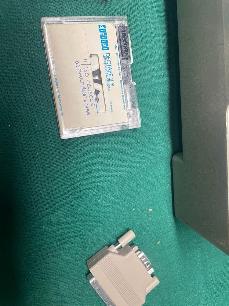 Hewlett Packard HP 4951A protocol analyzer with accessories 18180A interface