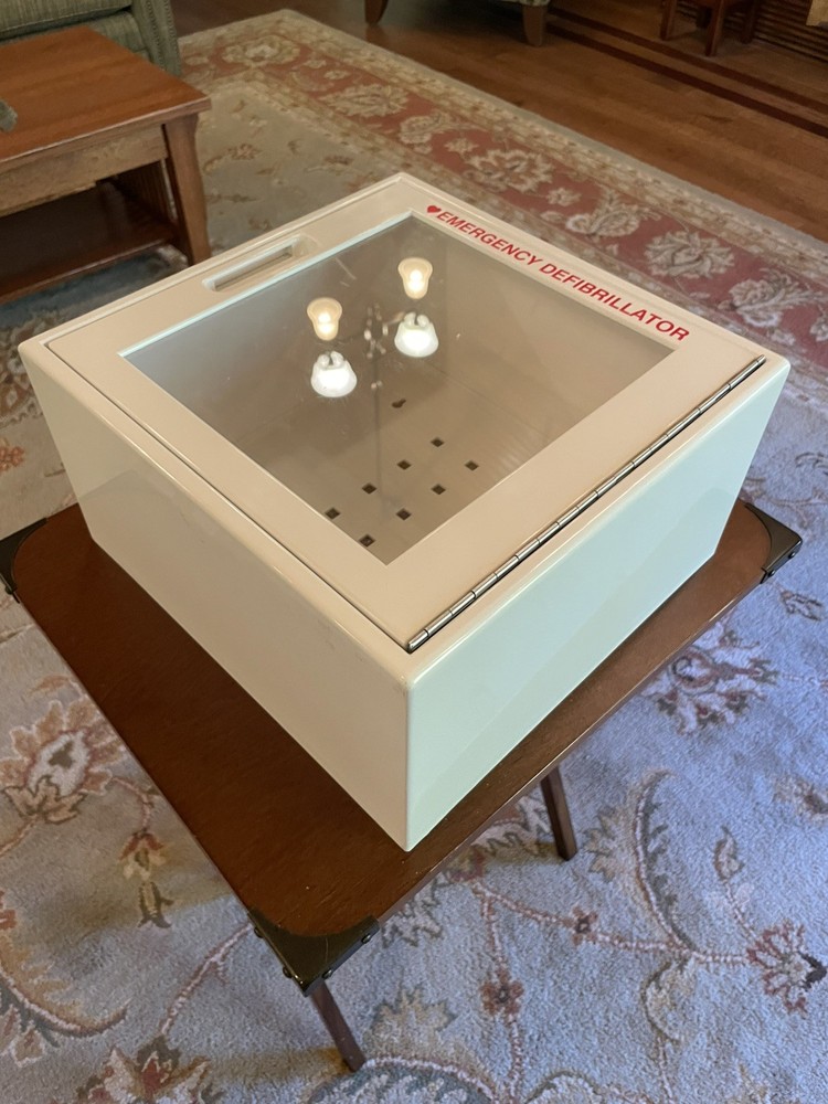 AED Defibrillator Wall Mounted Storage Cabinet Box