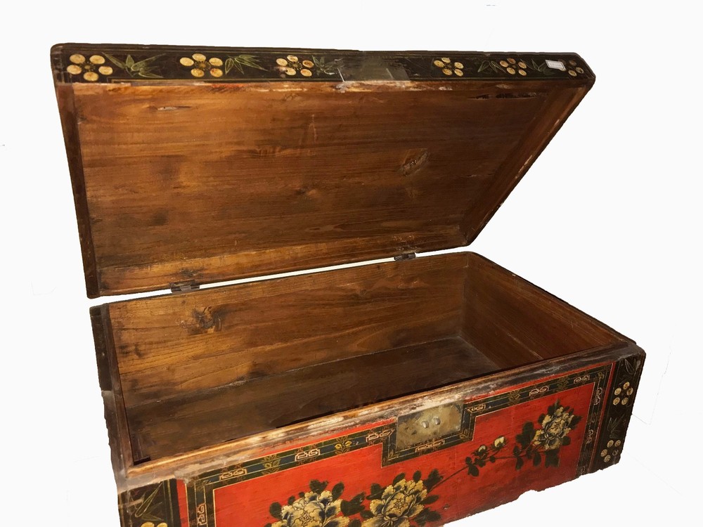 Vintage Chinese Trunk