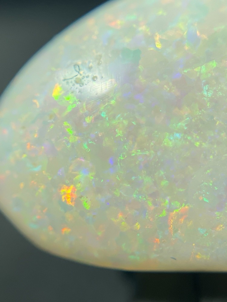 Opal 16x11x5mm.