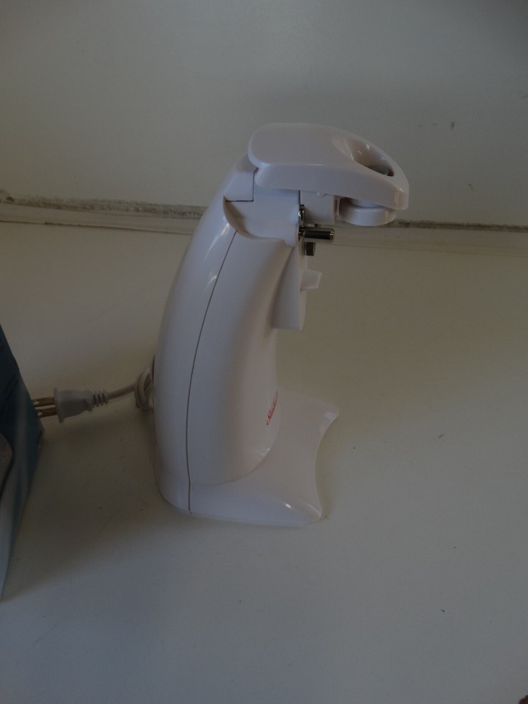 Vintage 2001 Sunbeam Electric Automatic Can Opener Model CN100