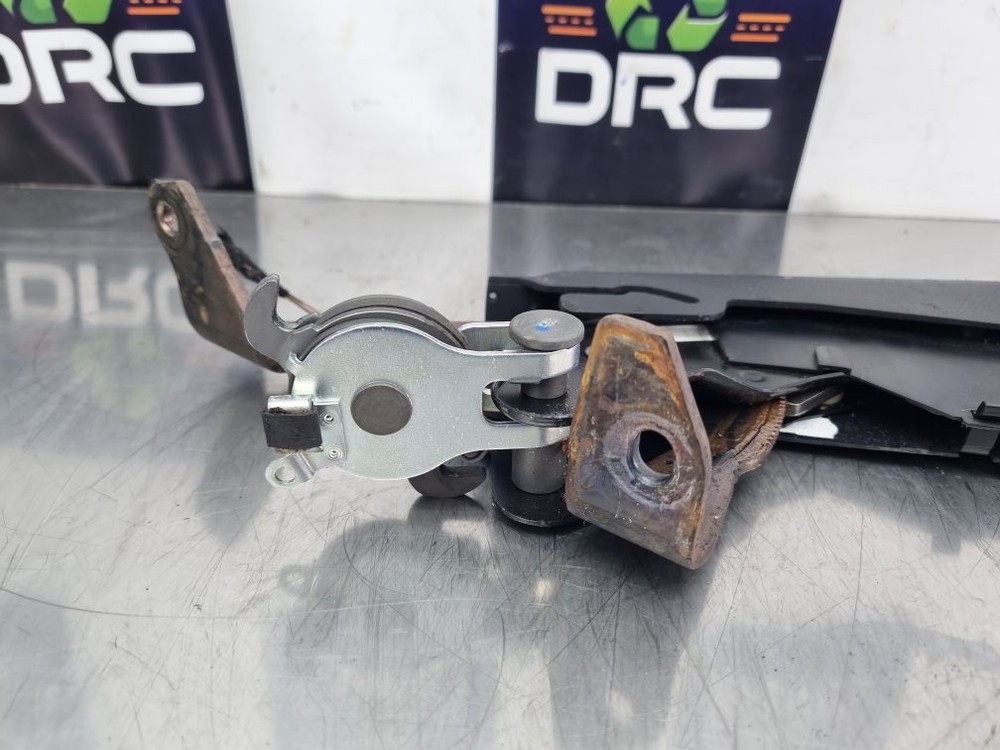 AUDI A4 B7 2004-2008 HAND BRAKE LEVER PULL
