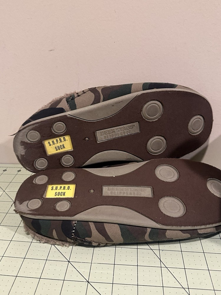deer stags slipperooz Size 9.5