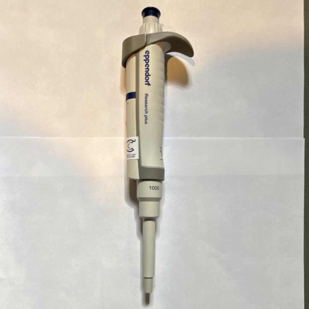Eppendorf Research Plus Adjustable Automatic Pipette 100-1000 µL Single Channel