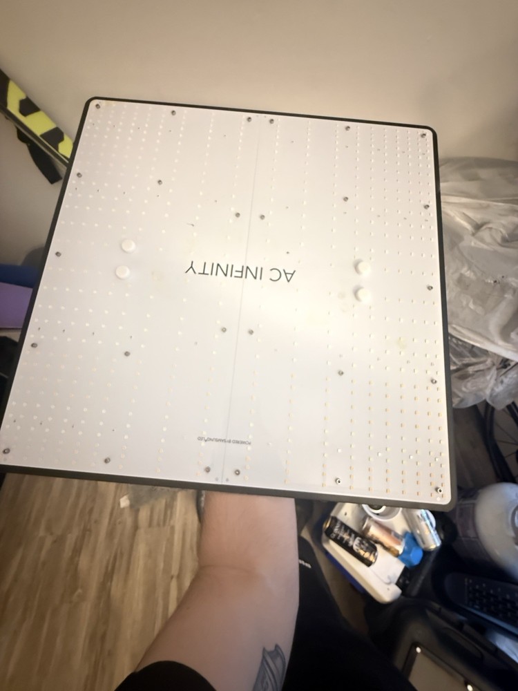 AC Infinity 3x3 Advanced Grow Tent