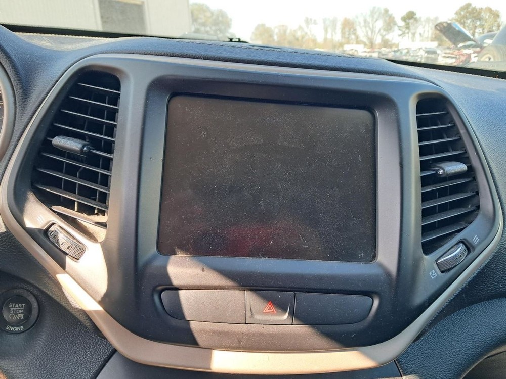 CHEROKEE 2015 Glove Box 4863443