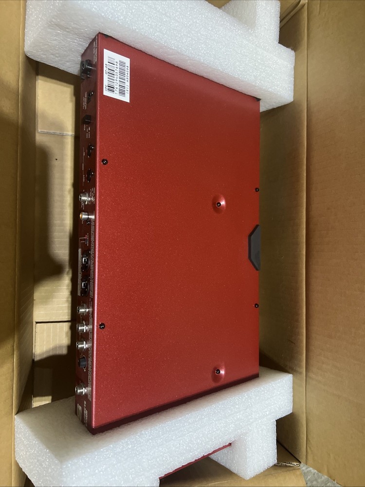 Boss GT-6B Bass Effects Processor Red