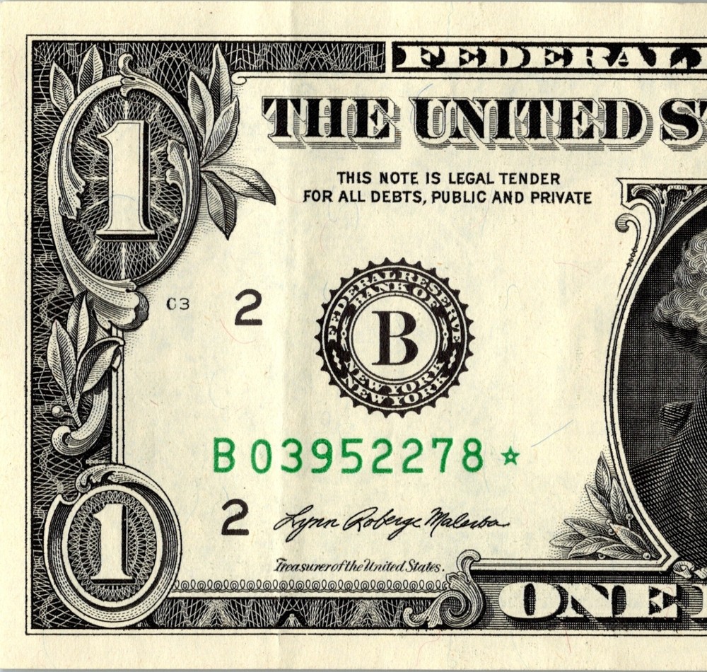 B STAR NOTE 2021 ONE DOLLAR B03952278* REGULAR RUN