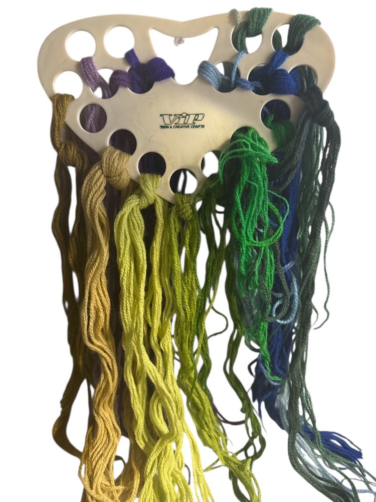 VIP Yarn & Creative Crafts Yarn Organizer Needlework Plastic Divider Craft Tool