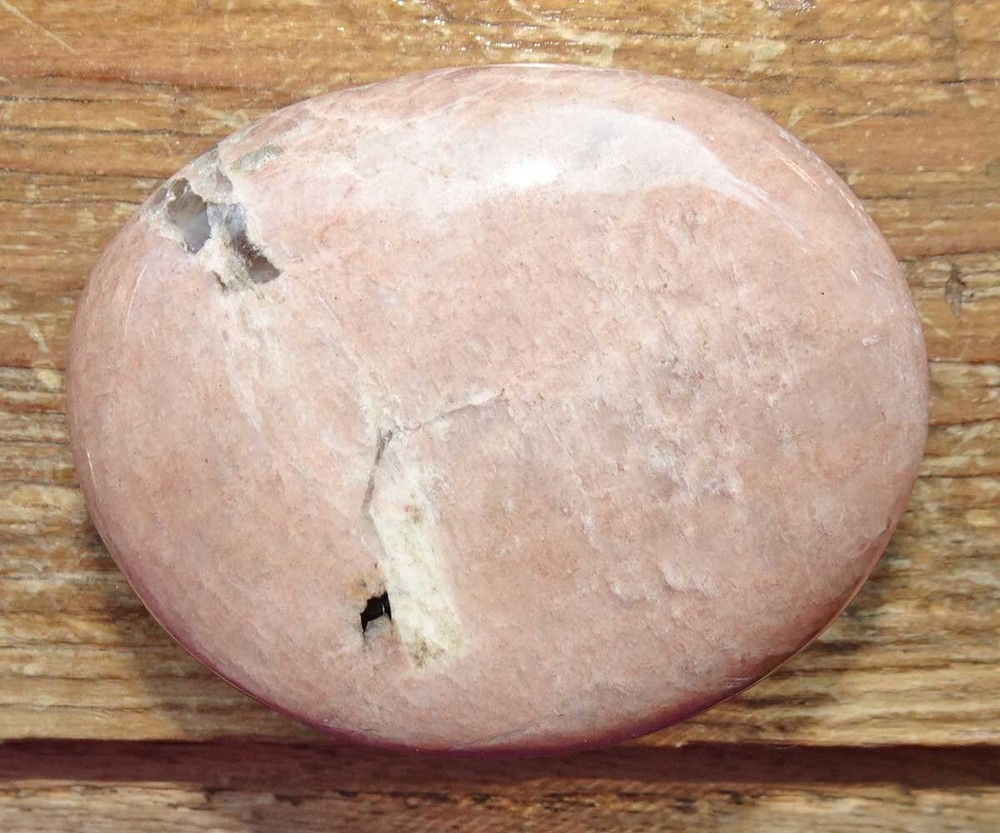 Peach Moonstone Pebbles - Madagascar sc746e