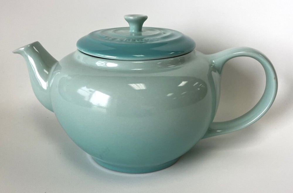 LE CREUSET TEA POT