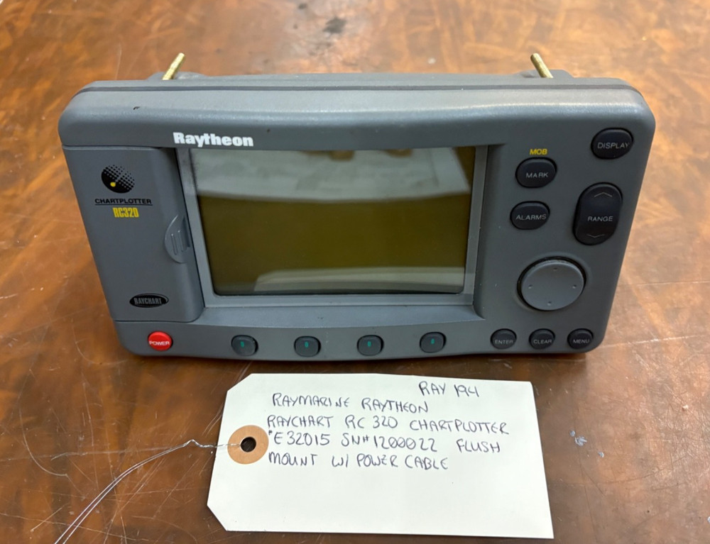 RAYMARINE/RAYTHEON RAYCHART RC320 CHARTPLOTTER #E32015 SN#1200022 FLUSH MOUNT...