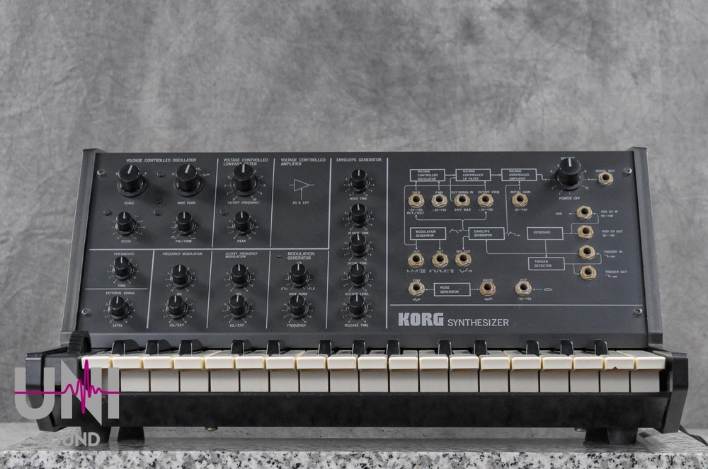 Korg MS-10 Analog Vintage Synthesizer in Very Good Condition.