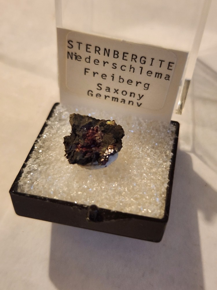 Beautiful Sternbergite thumbnail specimen