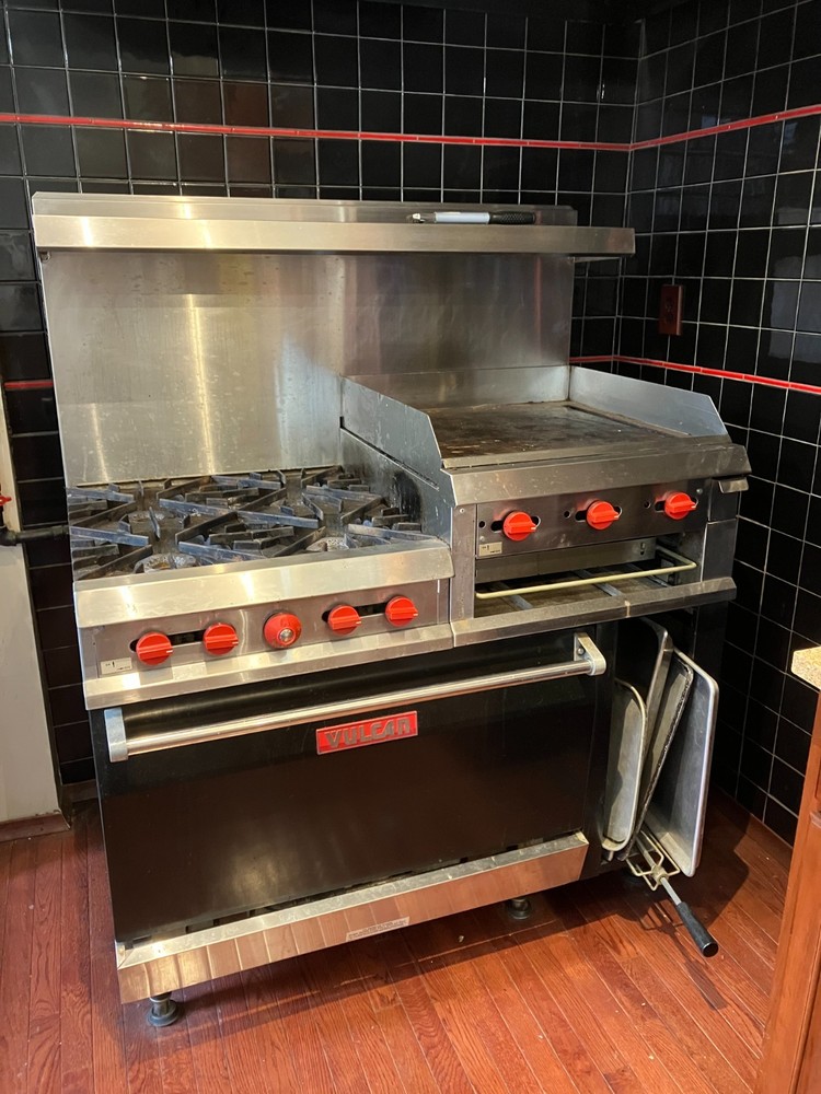 Vulcan gas stove range + Powers vent hood