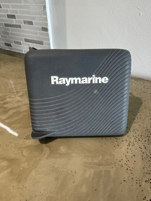 USED Raymarine E70163 Marine GPS Chartplotter Boat