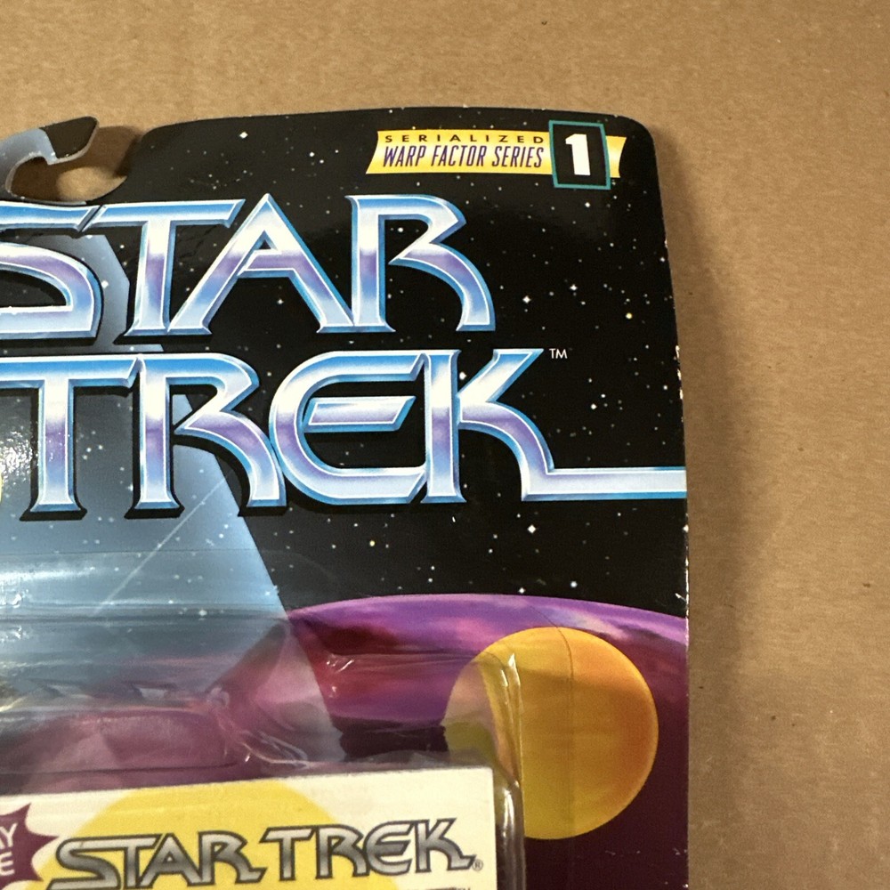 (#23). Playmates 1997 STAR TREK Deep Space Nine Warp Factor Constable Odo