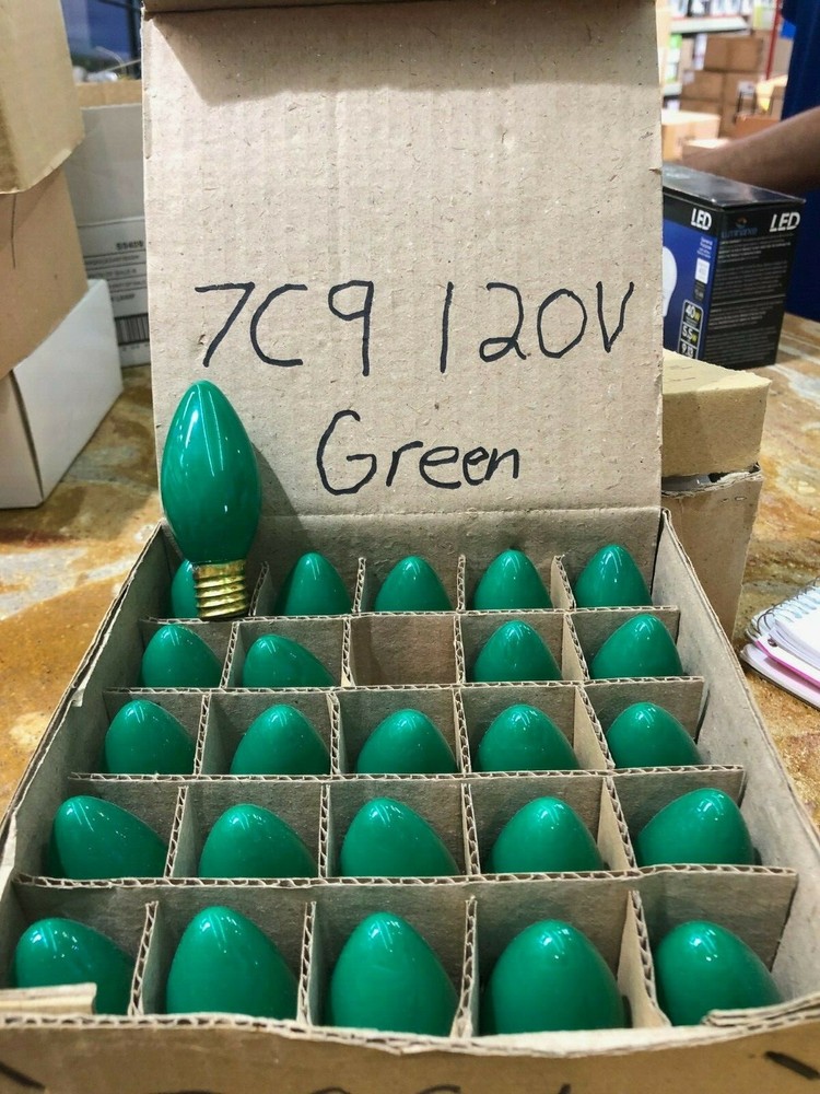 7C9 INTERMEDIATE  BASE 120V GREEN SOLD IN 25PK