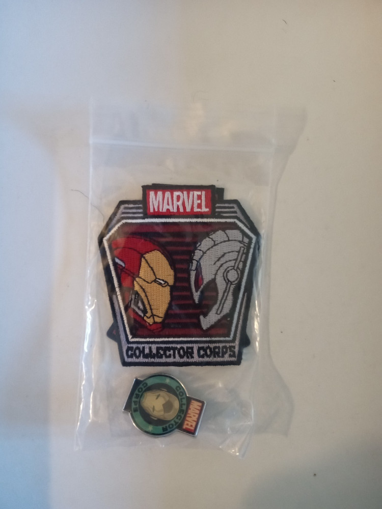 MARVEL COLLECTOR CORP IRONMAN / ULTRON PATCH & PIN