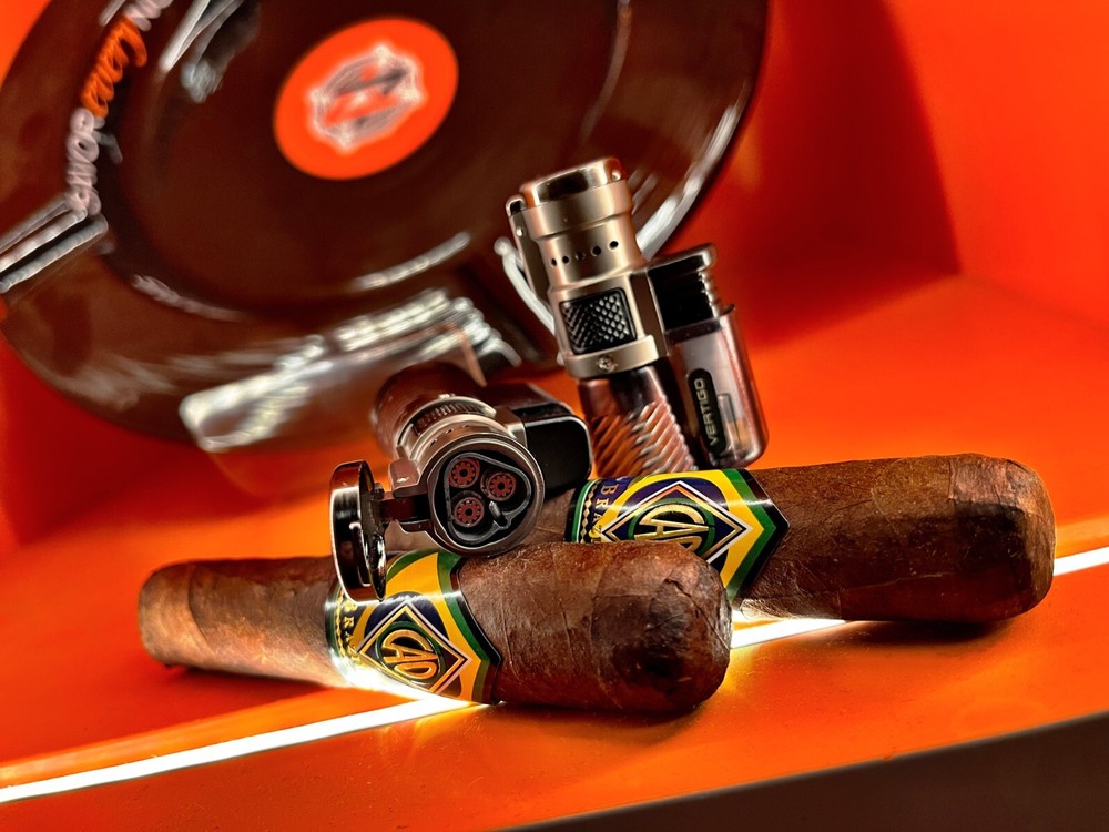 Vertigo Cyclone - Triple Torch Lighter - Charcoal