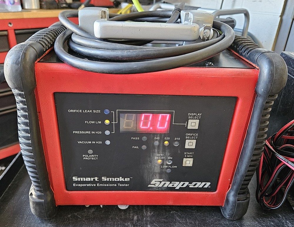 Snap-On Tools EELD500 Smart Smoke Evaporative Emissions Tester - TOOL ONLY