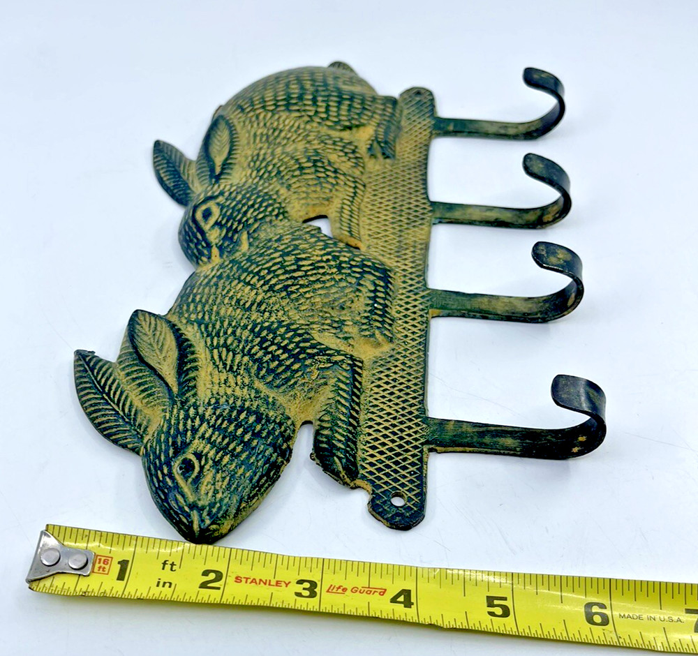 VTG Cast Iron Bunny Rabbit Wall 4 Hook Coat Key Apron Holder Primitive