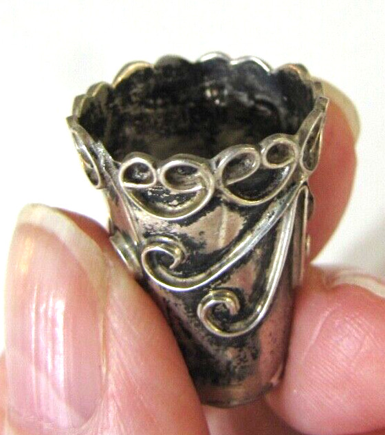 Vintage Taxco Sterling Silver Thimble Signed JMA Eagle Stamp Scroll Silver Work