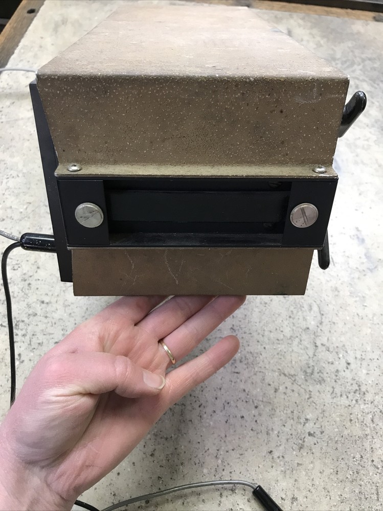 Vntg Heathkit Utility Solid State Voltmeter Model IM-16 - Powers On - 902 2401