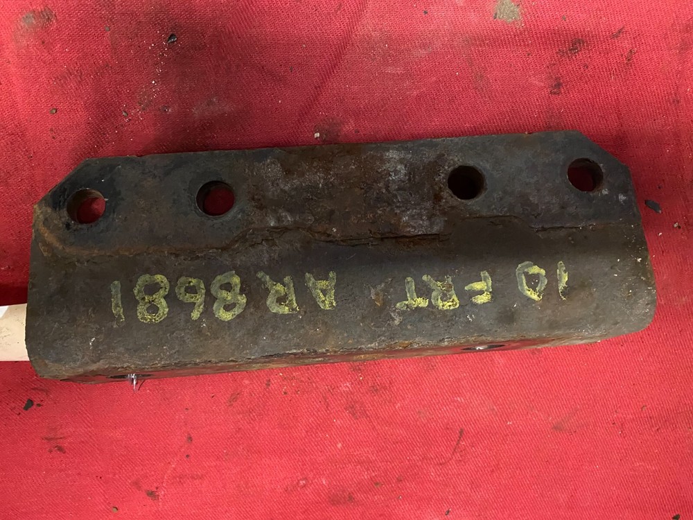 FREIGHTLINER BATTERY BOX BRACKET, MOUNT 06-65072-000