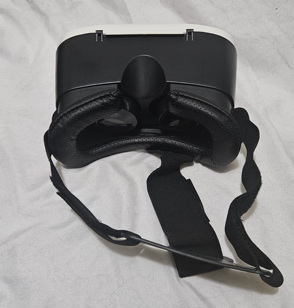 ONN White Virtual Reality VR Smartphone Headset for Apple or Android