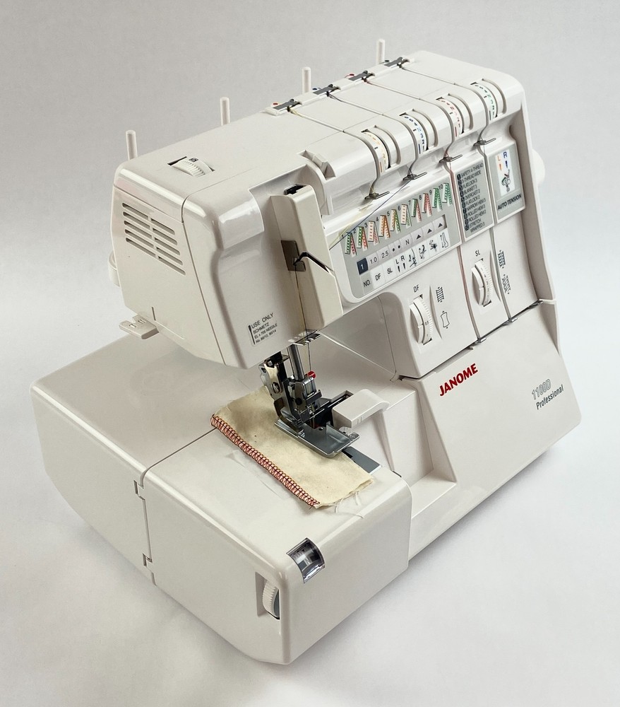 Janome Serger Machine Kit 1100D Professional